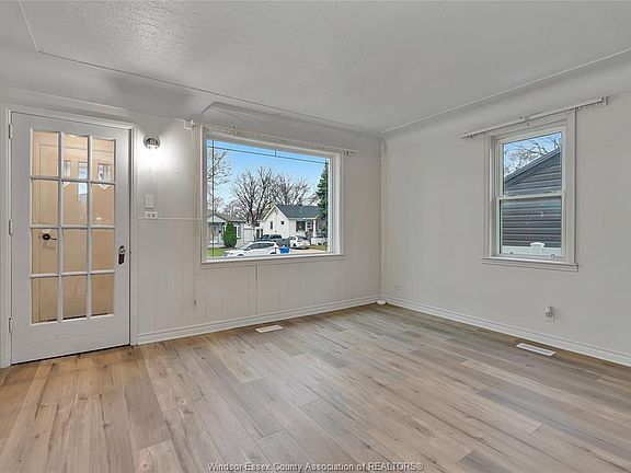 3rd image of 2420 Francois Rd