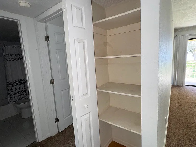 220 Hiawatha Ct E #220 — Photo 11