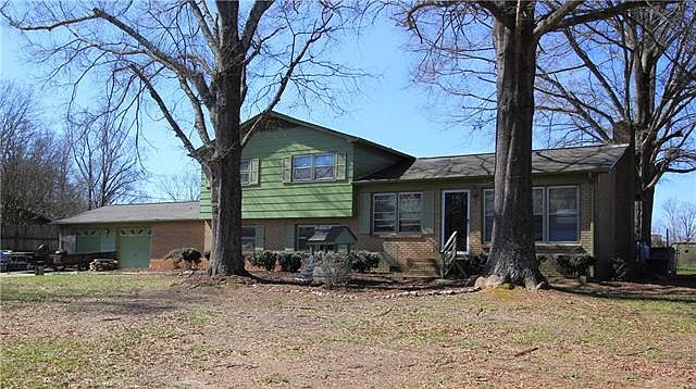 1st image of 1395 Chancellor Dr
