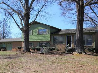 1395 Chancellor Dr, Claremont, NC 28610