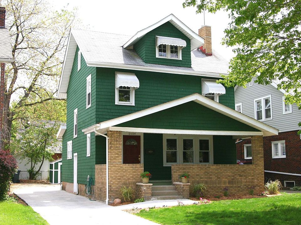 1st image of 2559 Whitelaw St