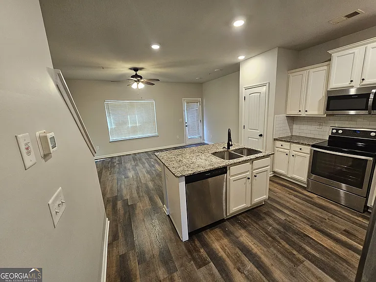 3004 Bayrose Cir #102B — Photo 10