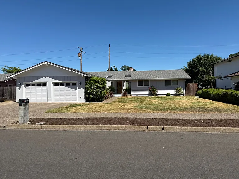 1422 Lawnridge Ave — Photo 1