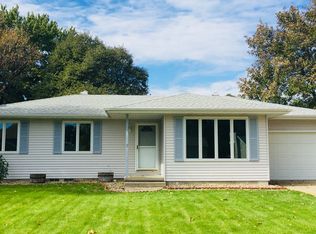 705 Sycamore Ave, Hastings, NE 68901