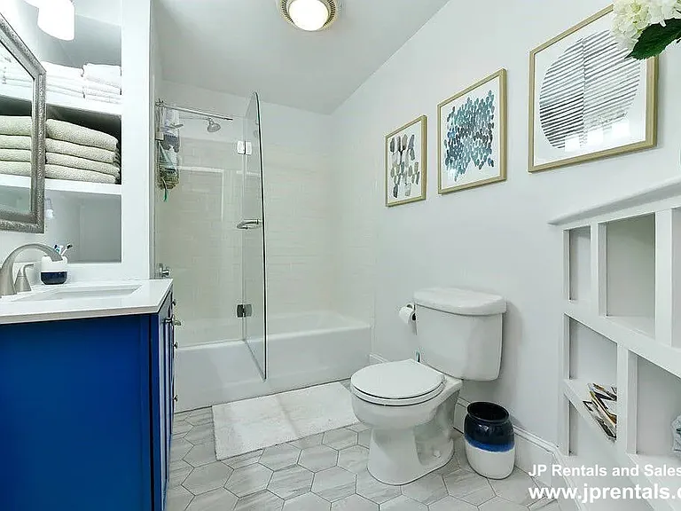 202 W 7th St #2 — Photo 9