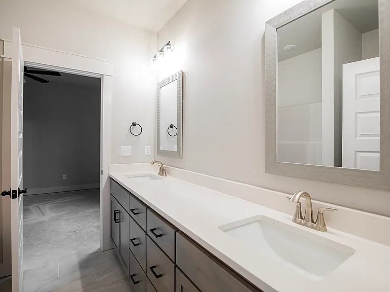 304 Doral Dr — Photo 8