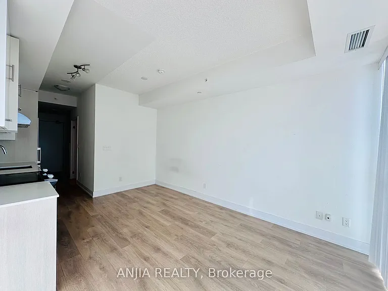 150 Fairview Mall Dr #703 — Photo 5