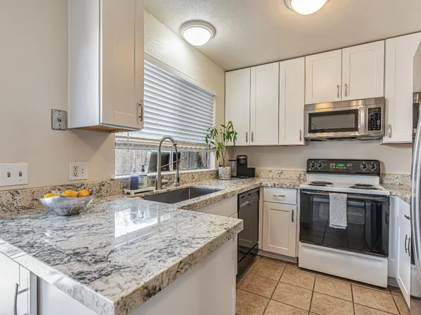 1015 Golf Course Drive, Rohnert Park, CA 94928