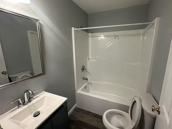 4th image of 37 Old Still Rd APT A