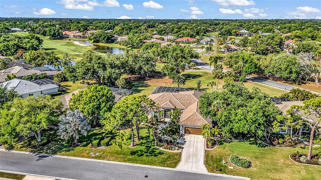 2201 Calusa Lakes Blvd