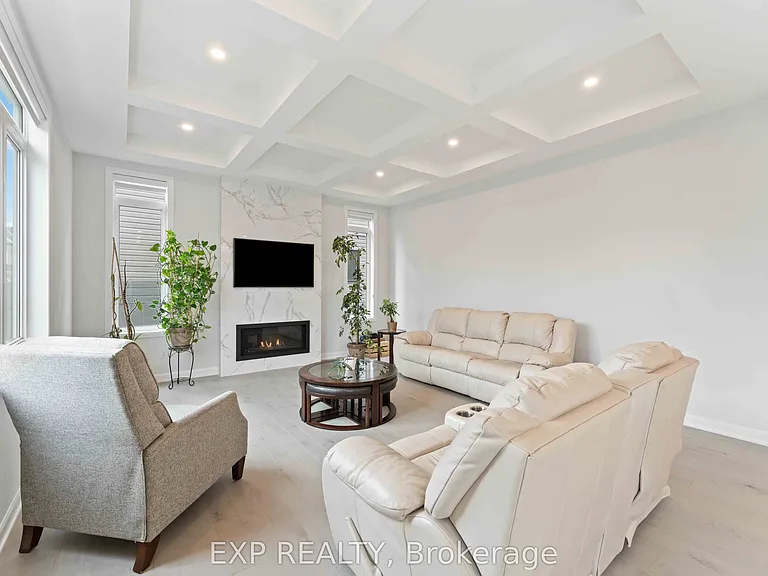 700 Coast Cir — Photo 4