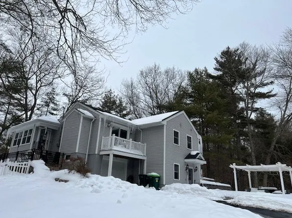 38 Philip St, Medfield, MA 02052