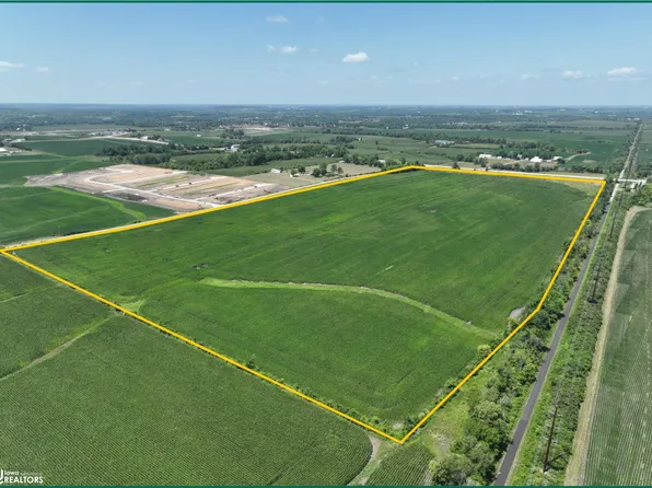 3182 County Home Rd, Marion, IA 52302