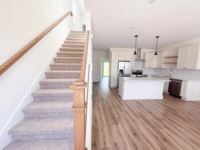 1385 Meridian St — Photo 23
