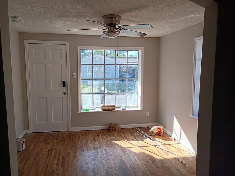 814 Allen Ave — Photo 8