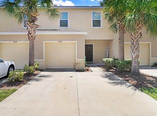 9826 Hound Chase Dr, Gibsonton, FL 33534