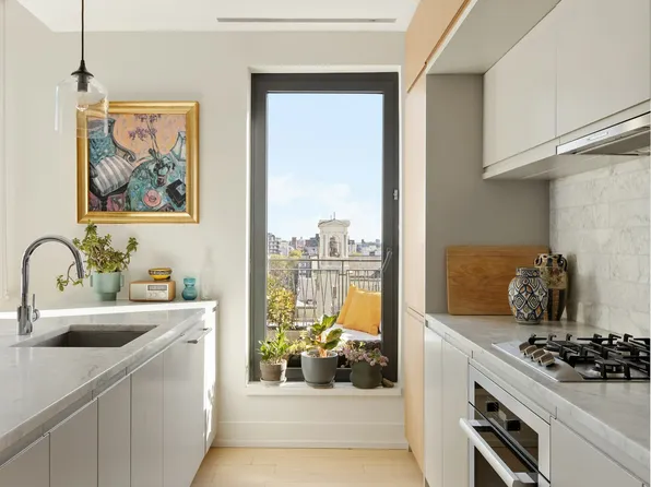 550 Vanderbilt Avenue image 9 of 20