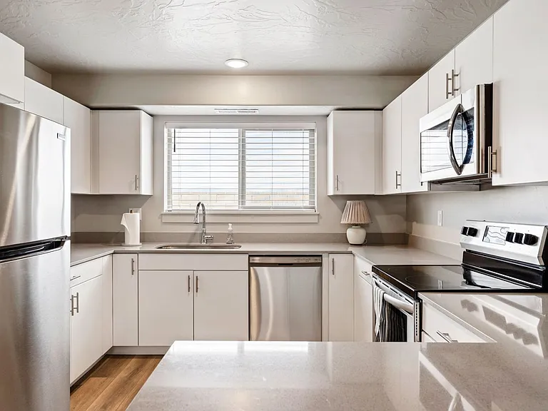 184 N Lone Rock Dr #B202 — Photo 7