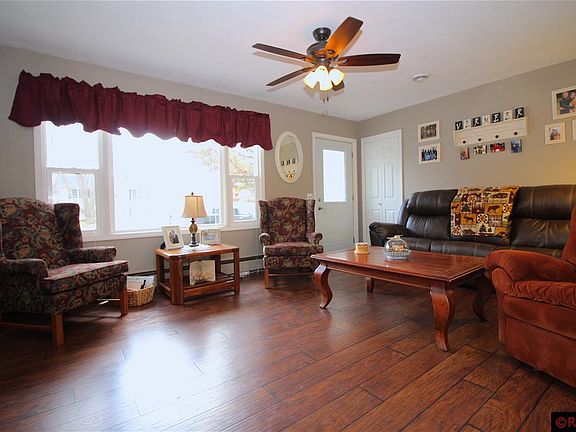 4th image of 610 W Allyn St