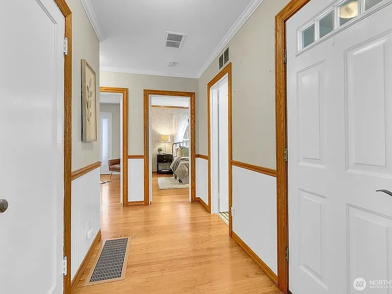417 Avenue F — Photo 22