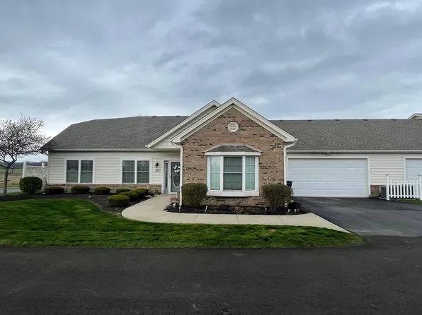 201 Cumberland Meadows Cir, Hebron, OH 43025