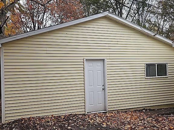 5th image of 1122 Maple St