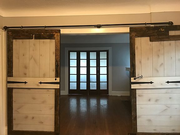 4th image of 21841 Westport Ave