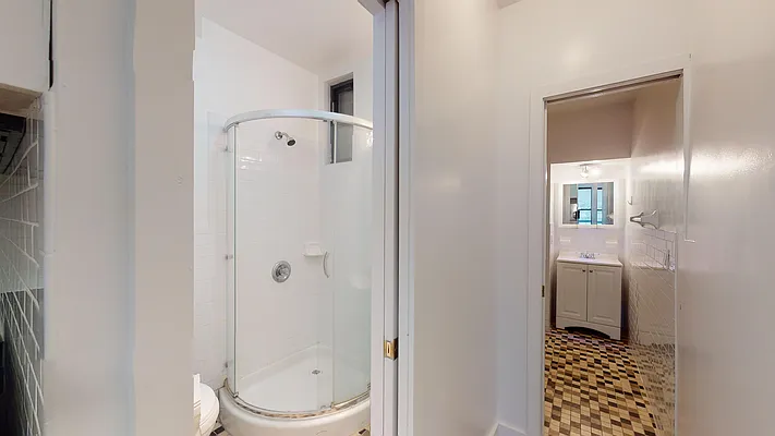 Rented by Bond New York | media 3