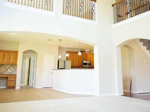 10007 Shire Green Ln — Photo 22