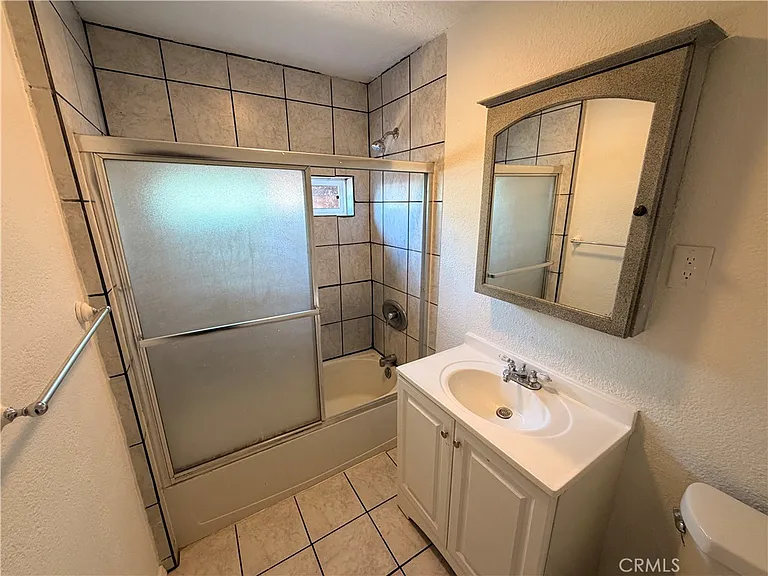 258 E Hill St — Photo 19