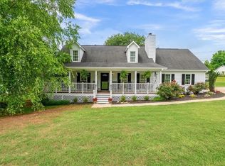 697 William St, Dacula, GA 30019