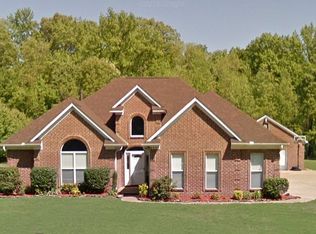 2454 Thousand Oaks Dr, Hernando, MS 38632