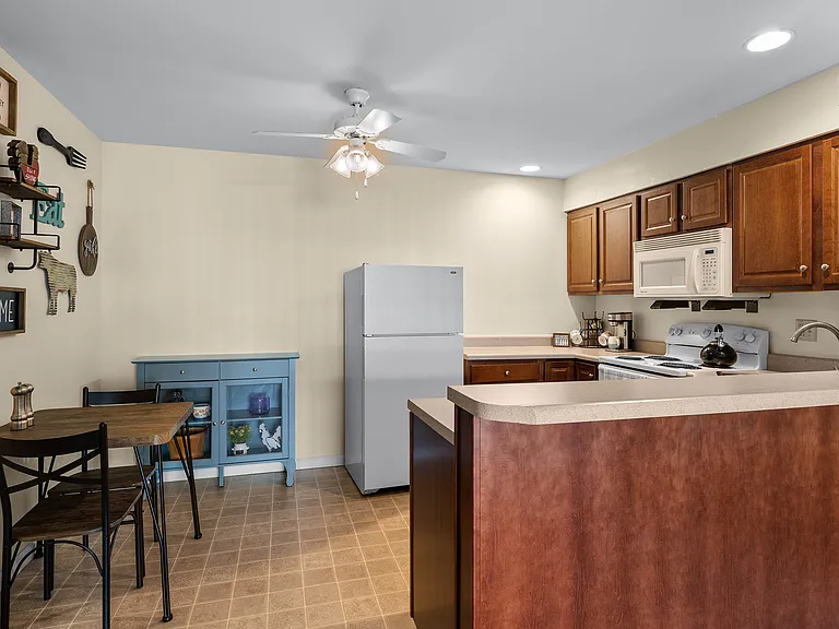 Eat-In Kitchen with Dining Space