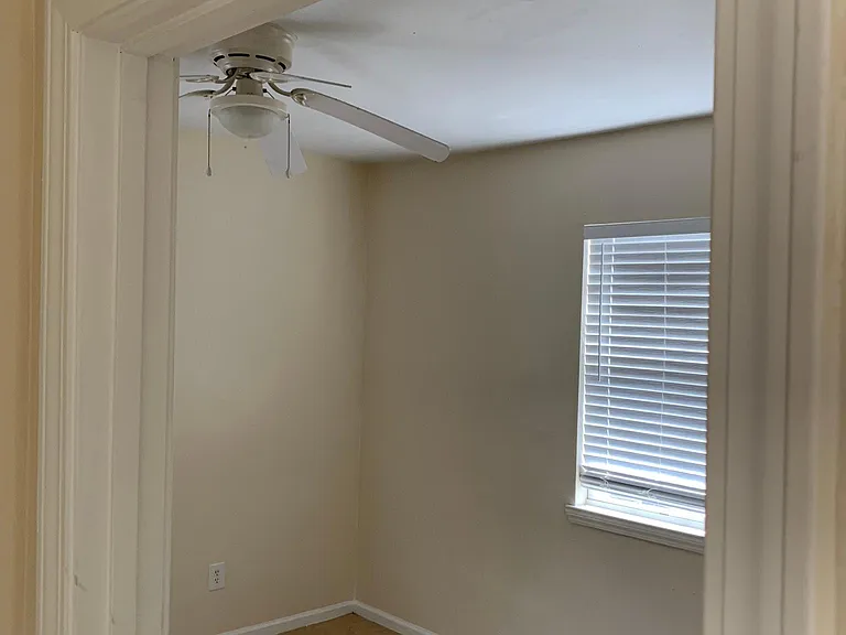 2041 Amelia St — Photo 10