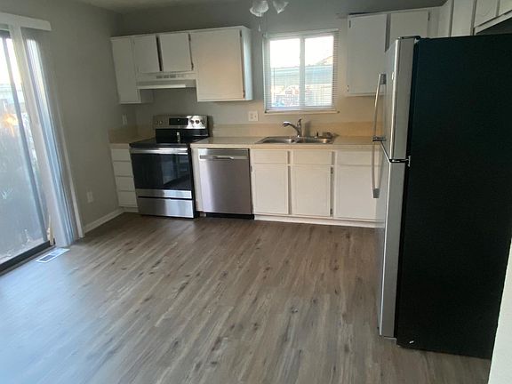 4th image of 911 44th Avenue Ct APT 5
