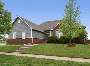 2233 N Parkridge Ct, Wichita, KS 67205