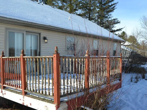 410 Osage Dr, Houghton Lake, MI 48629