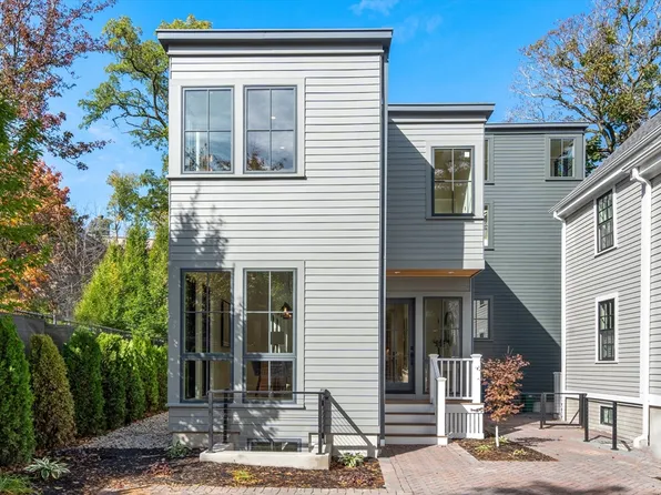 121 Hancock St #121, Cambridge, MA 02139