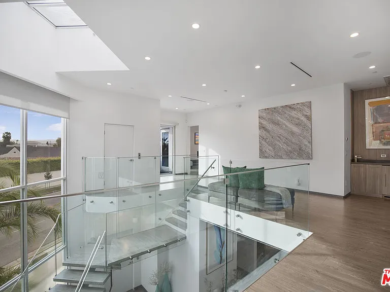 6379 Colgate Ave — Photo 25