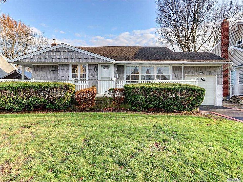 1st image of 114 Cambridge Dr