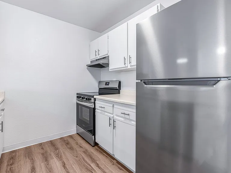 Hilton Street Apartments — Photo 42