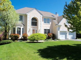 32 Lazarus Dr, Ledgewood, NJ 07852