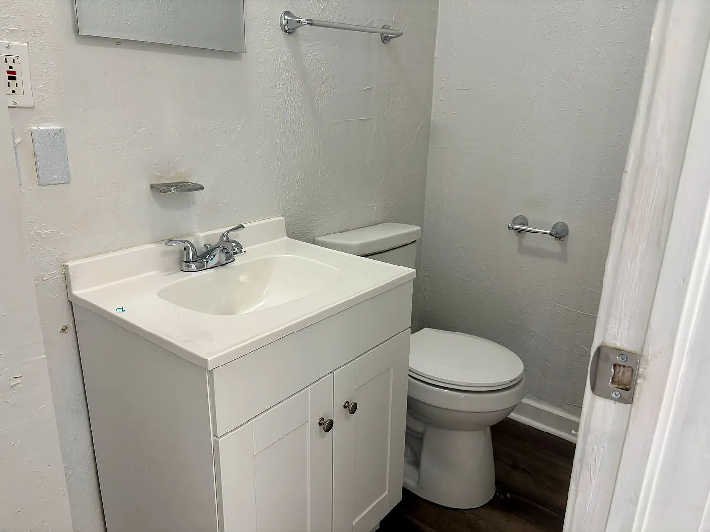 Fresh Remodel in OKC: 3 Bed, Fenced Yard, Easy Highway Access — Photo 4
