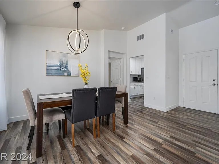 9433 Grand Mesa Dr — Photo 2