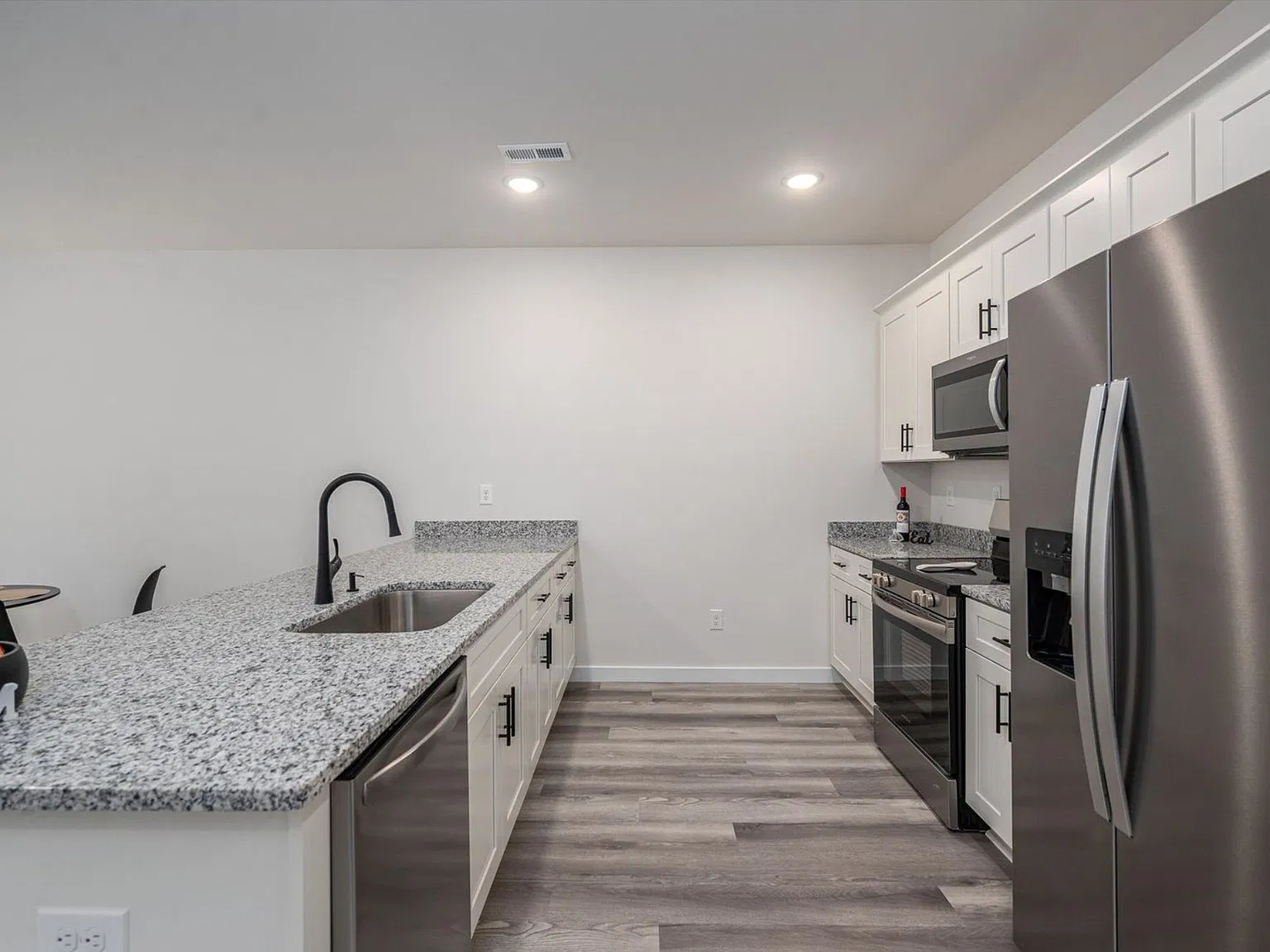 2 bed, 1041 sqft, $1,495 — Photo 3
