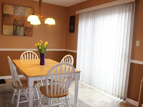 4th image of 4076 Green Park Dr