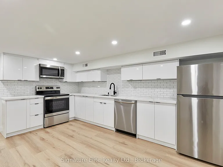 927 Kingston Rd #LOWER — Photo 10