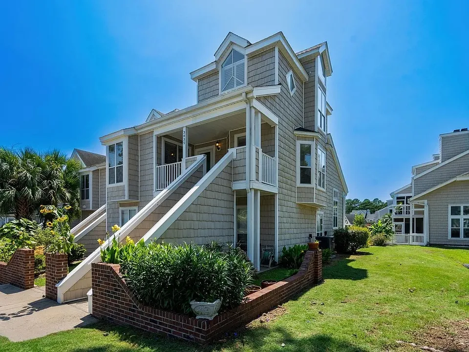 3835 Masters Ct #135