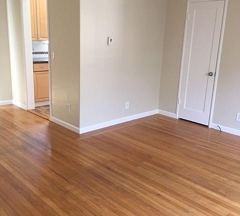 4th image of 1044 Noel Dr #2