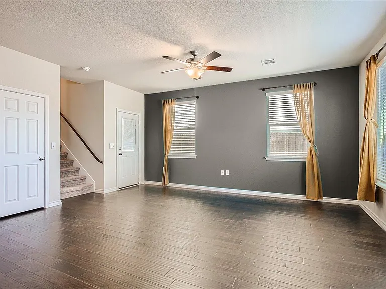 1604 Los Olivios Way — Photo 5